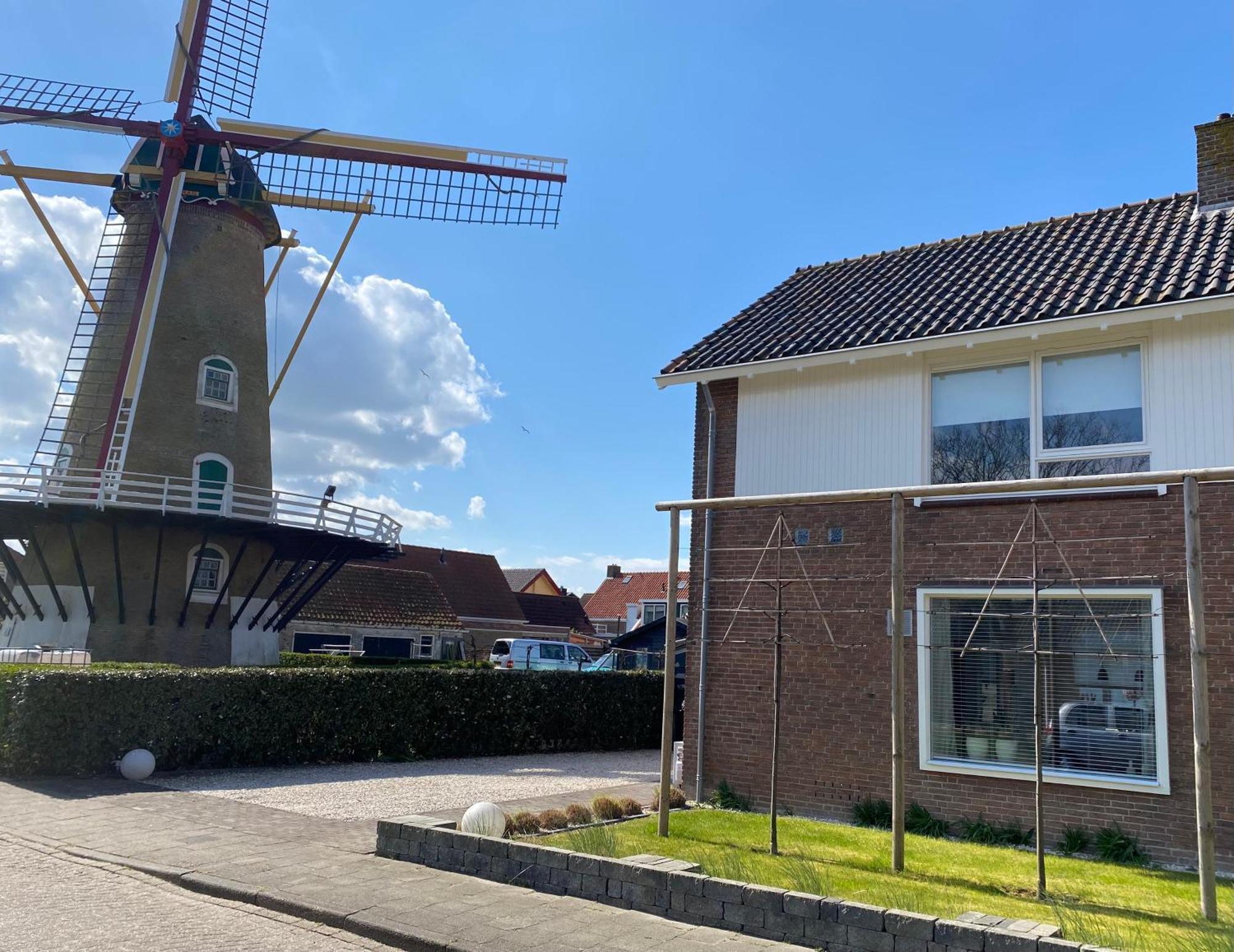 Vakantiehuis Spacious House Next To The Mill! *
